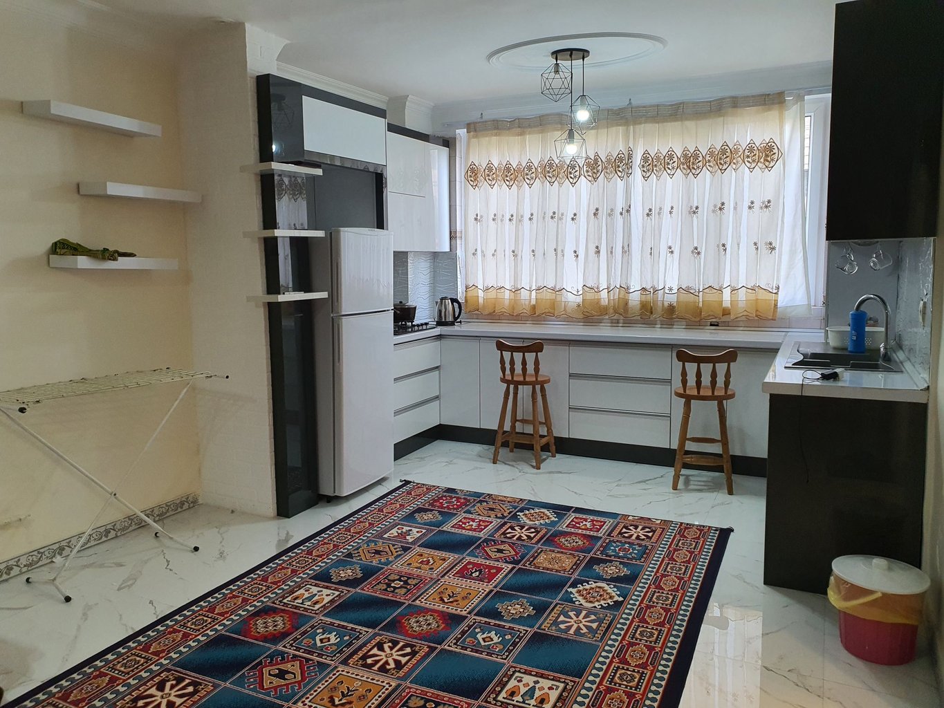 آپارتمان یک خوابه دل رز انقلاب