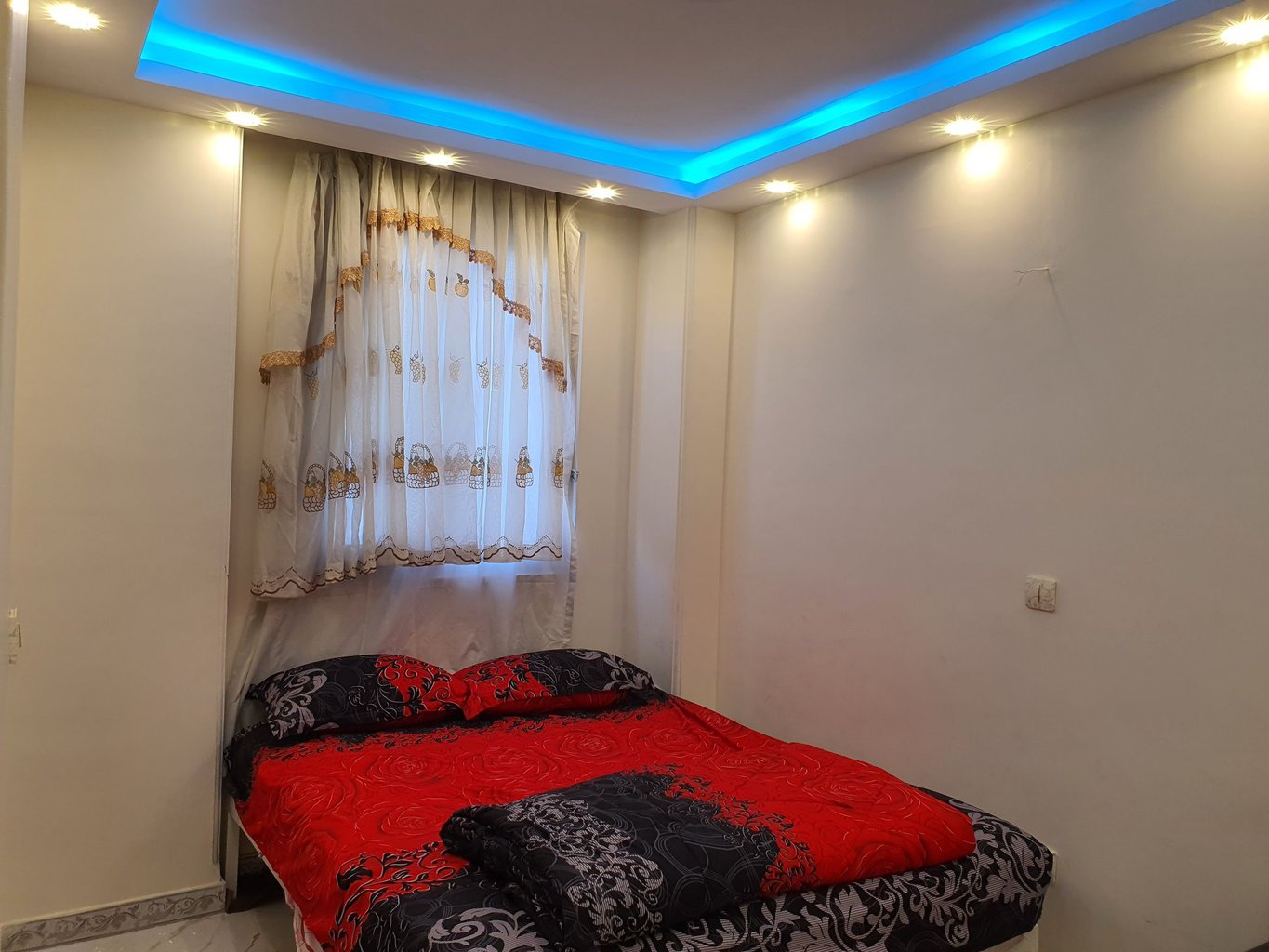 آپارتمان یک خوابه دل رز انقلاب