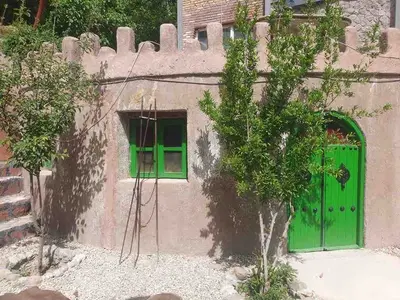 اقامتگاه سنتی رودافشان - واحد سبز جنگلی