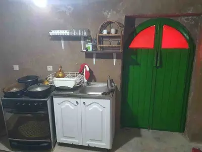 اقامتگاه سنتی رودافشان - واحد سبز جنگلی