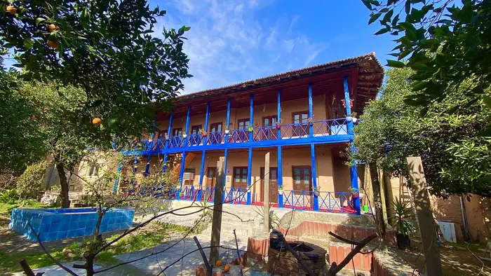 اقامتگاه سنتی عمارت بیک - واحد صفویان