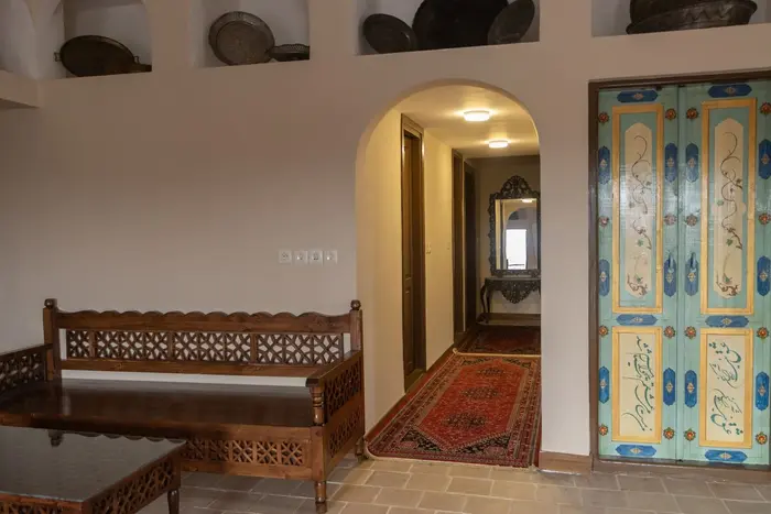 بوم گردی ارباب شاده - سوئیت سنتی شاه نشین