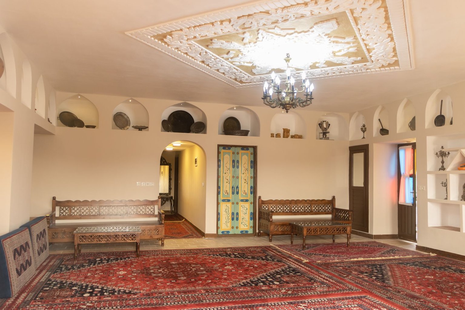 ارباب شاده - سوئیت سنتی شاه نشین