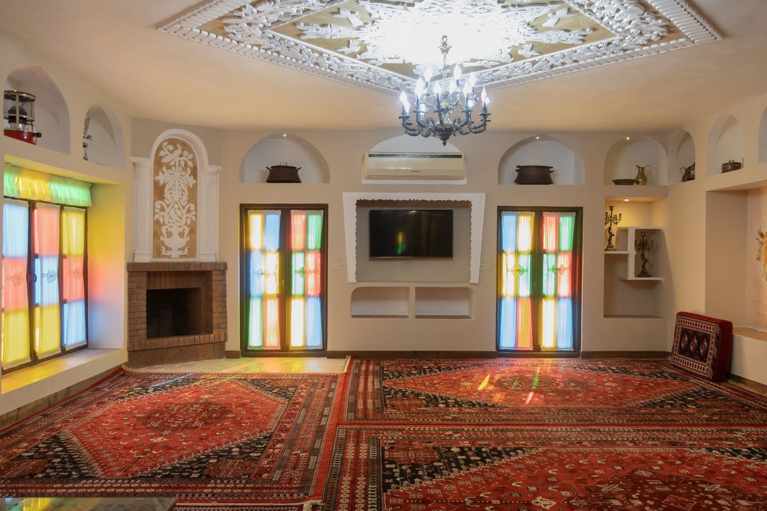 ارباب شاده - سوئیت سنتی شاه نشین