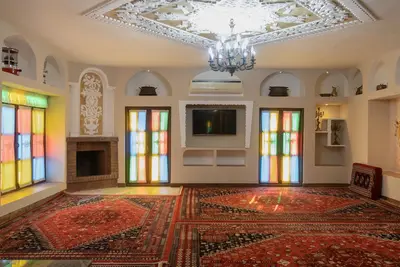 بومگردی ارباب شاده - سوئیت سنتی شاه نشین