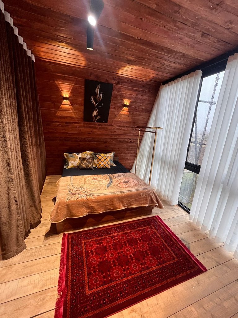 کلبه دوخوابه سوئیسی شیرنژاد