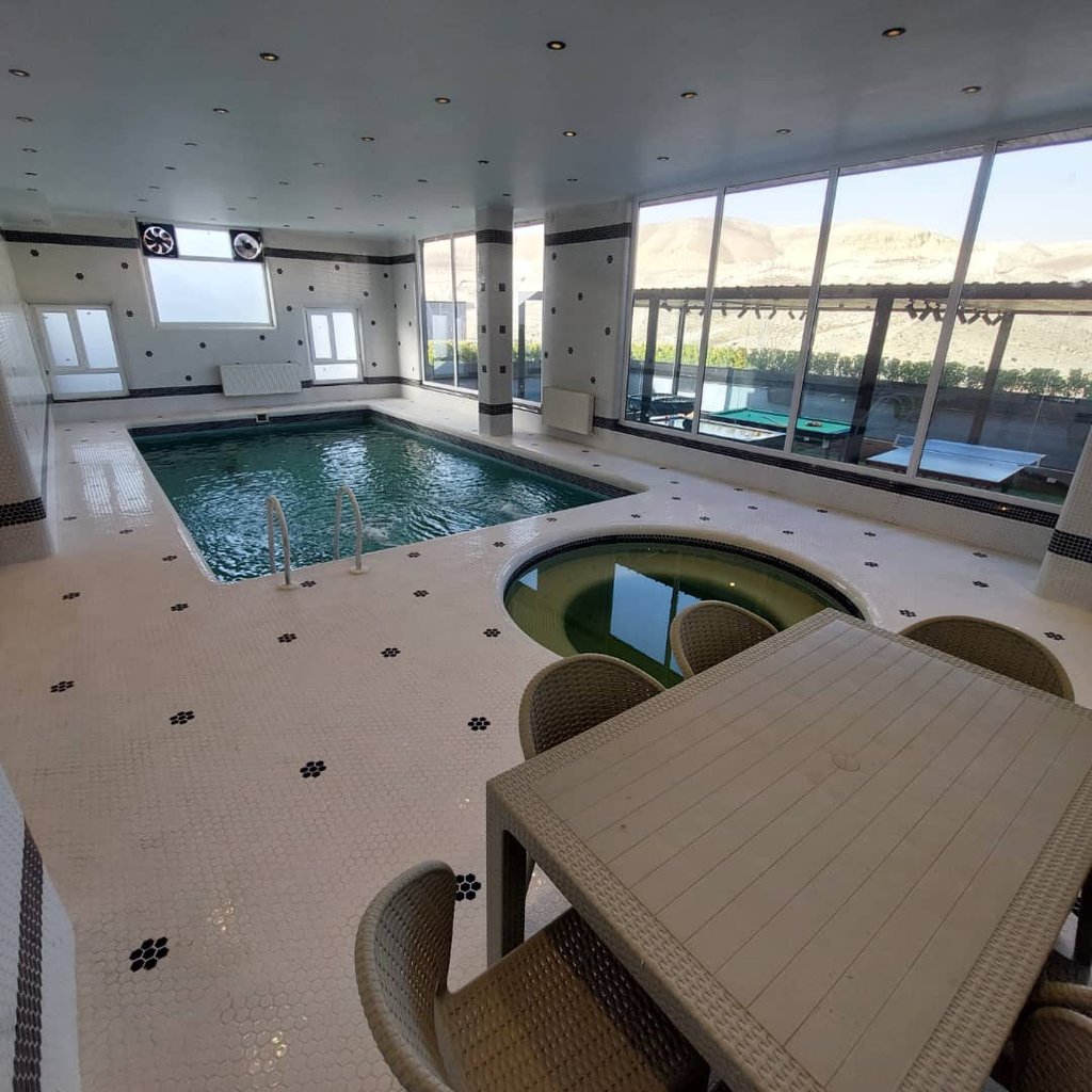 ویلا چهارخوابه استخردار آبگرم بردیا