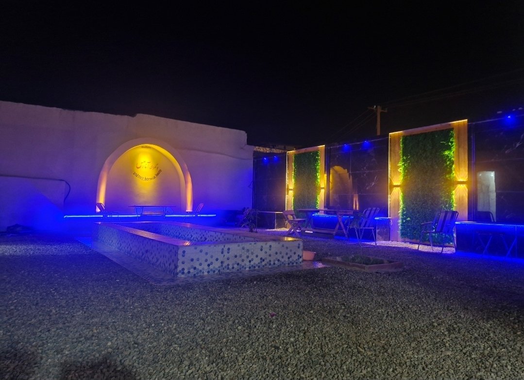 بومگردی آنامیس 1 - واحد تک درخت