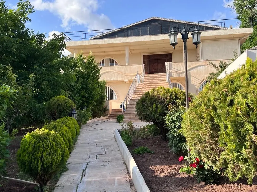 ویلا دوخوابه کوهستانی سرو هرزویل