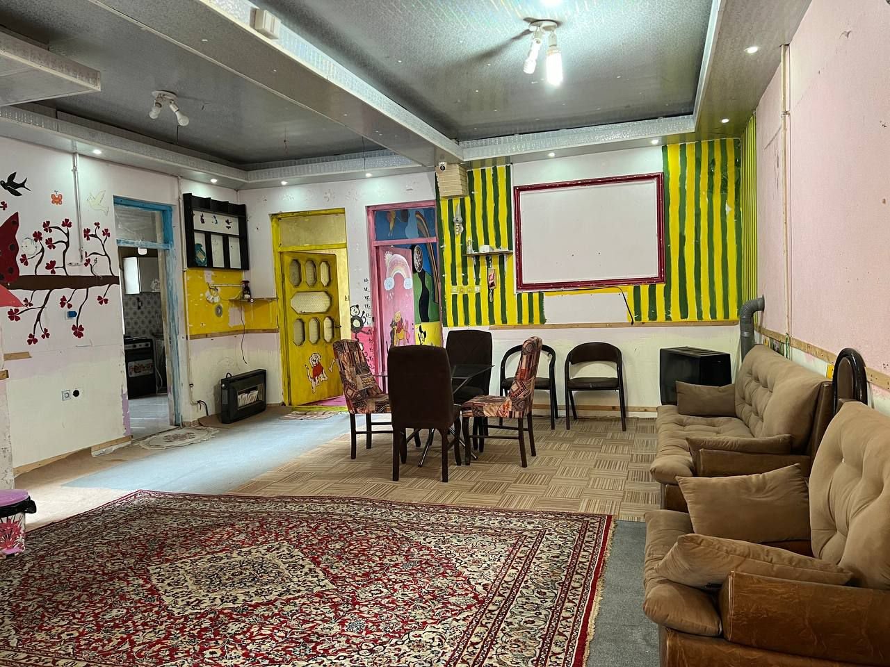 سوئیت دوخوابه کوی زمانی