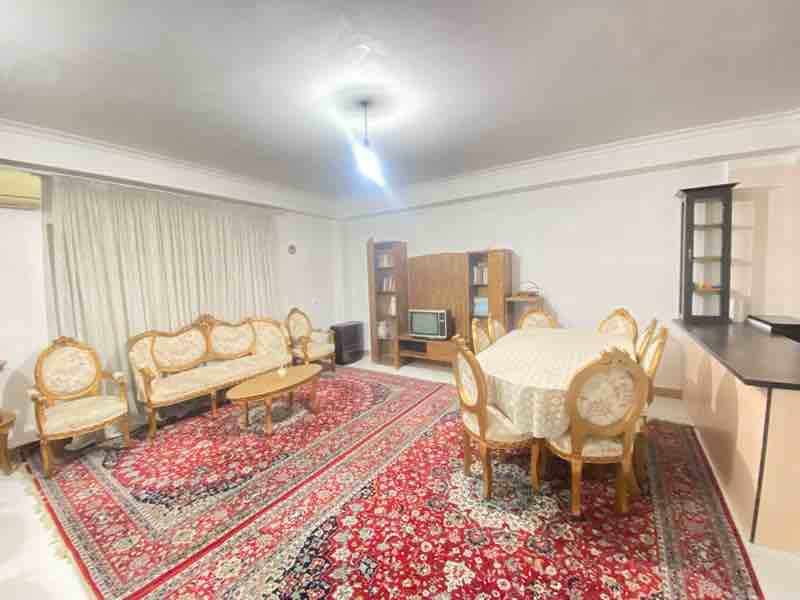 آپارتمان یک خوابه ساحل ۳ - میز نهارخوری