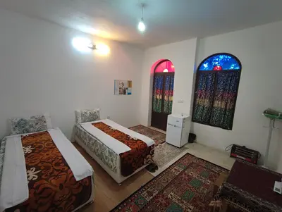 اقامتگاه سنتی ثنا - واحد دو تخته تویین