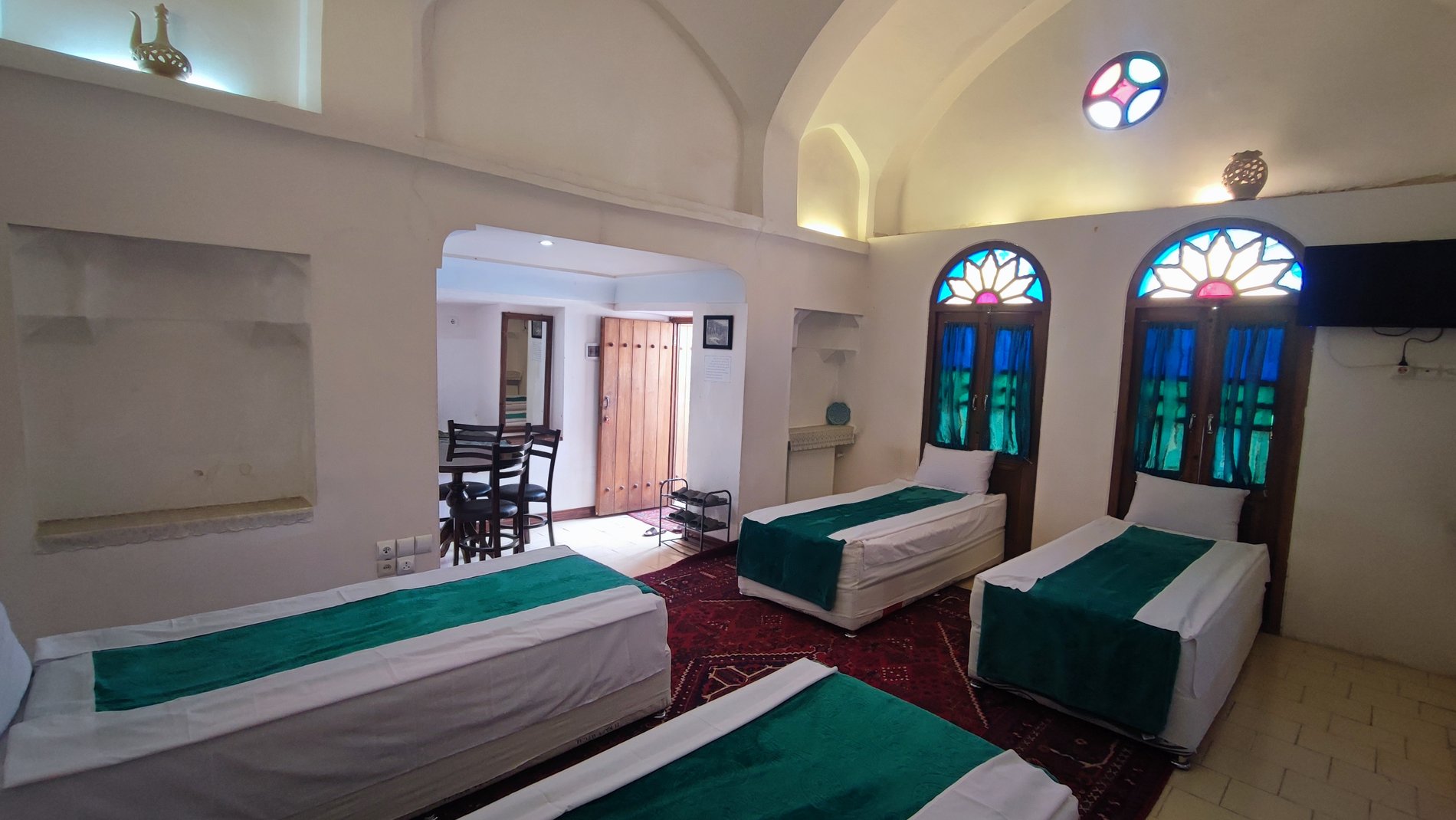 اقامتگاه سنتی ثنا - واحد 4 تخته