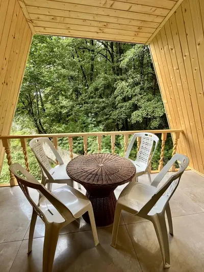 کلبه دوخوابه جنگلی سوئیسی گیسوم