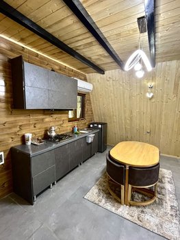 کلبه دوخوابه جنگلی سوئیسی گیسوم