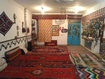 بومگردی سه خوابه چهارطاقی