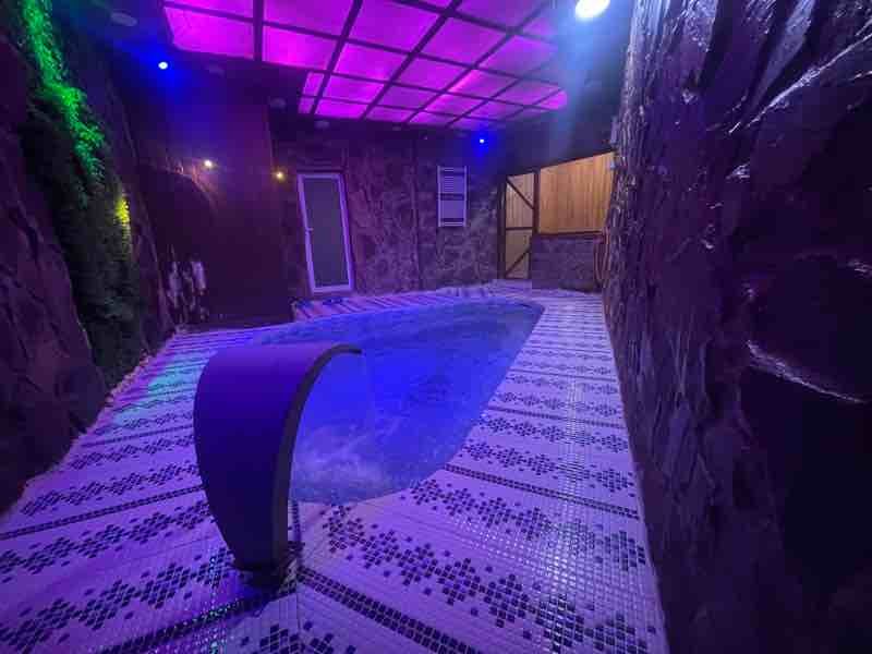 دوخوابه استخردار آبگرم کاویانپور