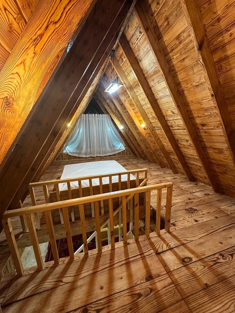 یک خوابه دهکده چوبی