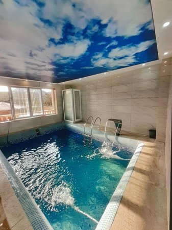 ویلا دوخوابه استخردار آبگرم نوید 1