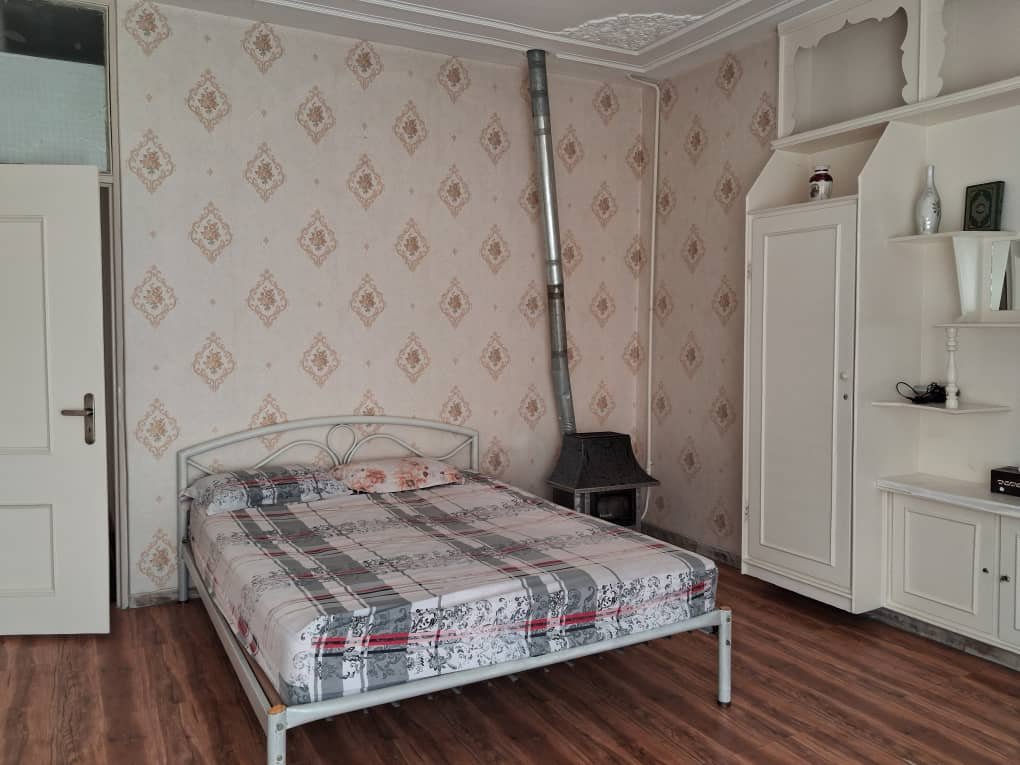 آپارتمان یک خوابه هشت بهشت 10