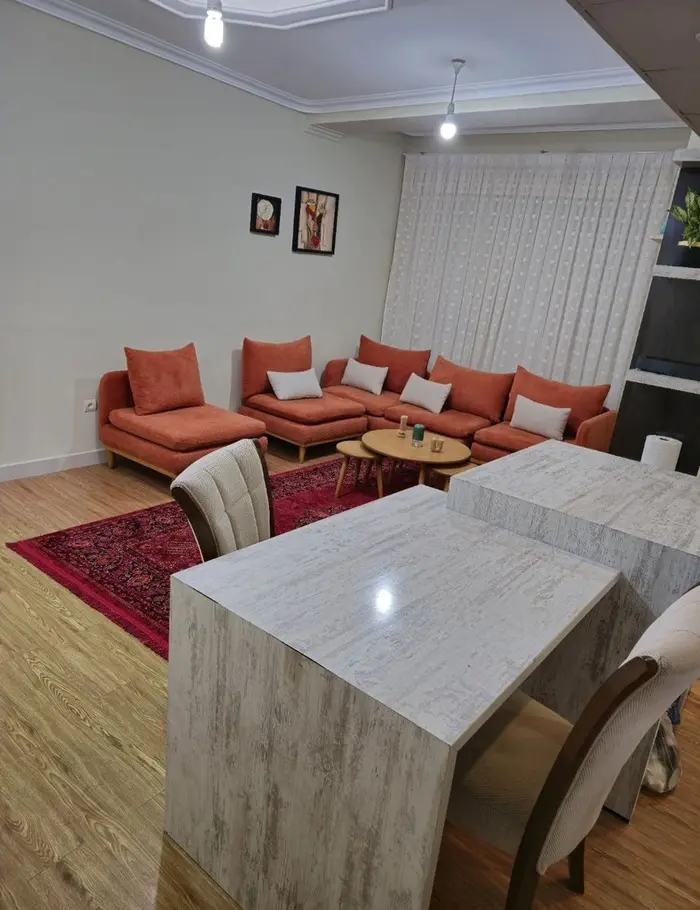 آپارتمان یک خوابه کارمانیا