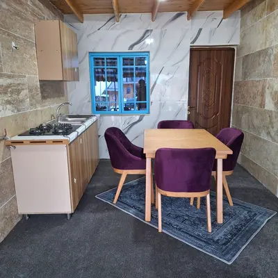 سوئیت چیکا - واحد کاج