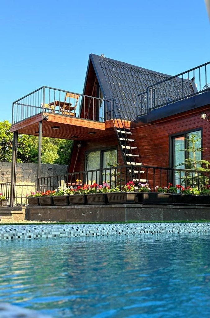 دوخوابه سوئیسی استخردار آبگرم صفری