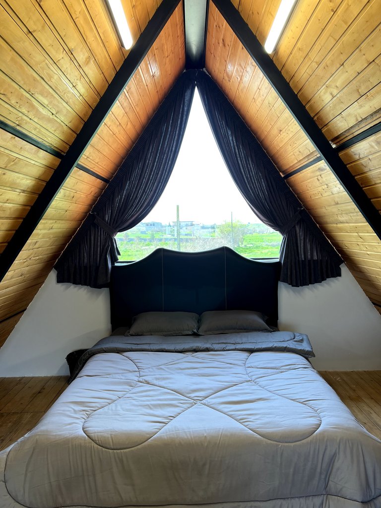 کلبه یک خوابه جکوزی دار سوئیسی مظلومی