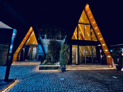 کلبه دوخوابه استخردار آبگرم سوئیسی زارع