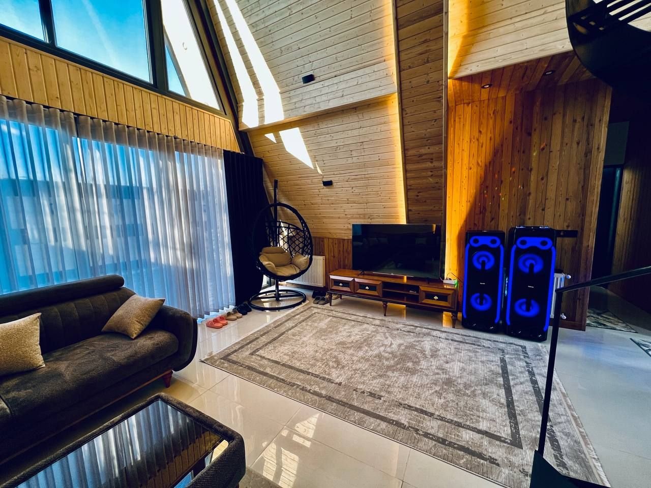 دوخوابه استخردار آبگرم سوئیسی زارع