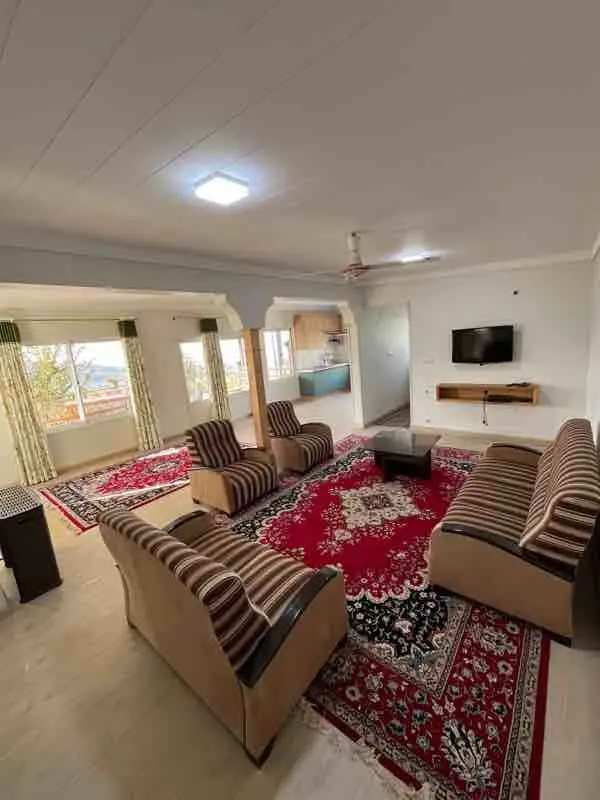 ویلا دوخوابه جنگلی استخردار آبگرم نپار - حال و پذیرایی