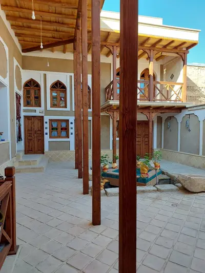 بومگردی خاکویی - واحد فرشته