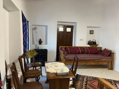 بومگردی خاکویی - واحد فریبا