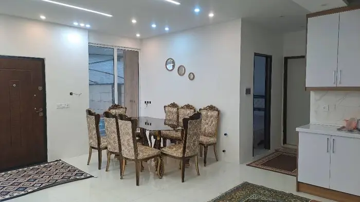 ویلا دوخوابه استخردار آبگرم ارشان - میز ناهارخوری