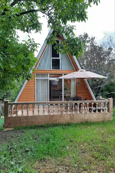 کلبه دوخوابه سوئیسی آمور