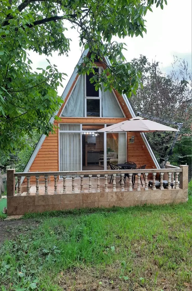 کلبه دوخوابه سوئیسی آمور