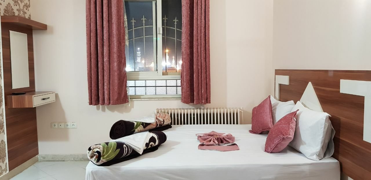 مجتمع اقامتگاهی مقدم - واحد دو تخته 2 - نمای حرم در اتاق vip