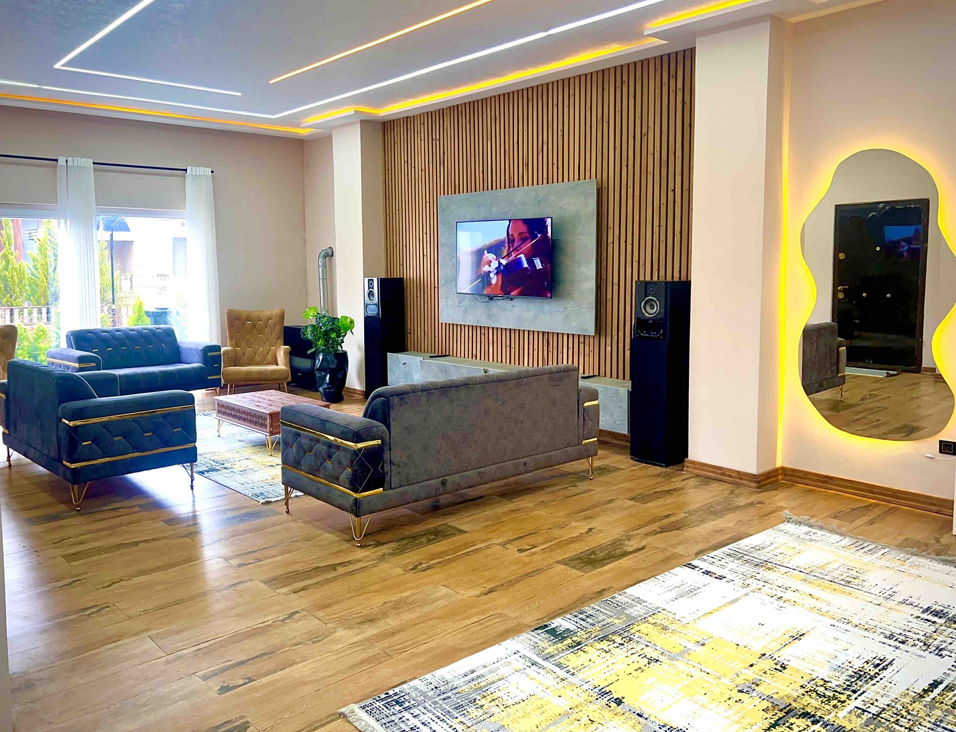 ویلا چهارخوابه تریبلکس استخردار آبگرم باغ بهشت