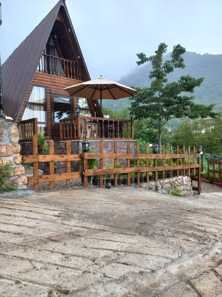 کلبه سوئیسی دوخوابه جنگلی جکوزی دار گوهر