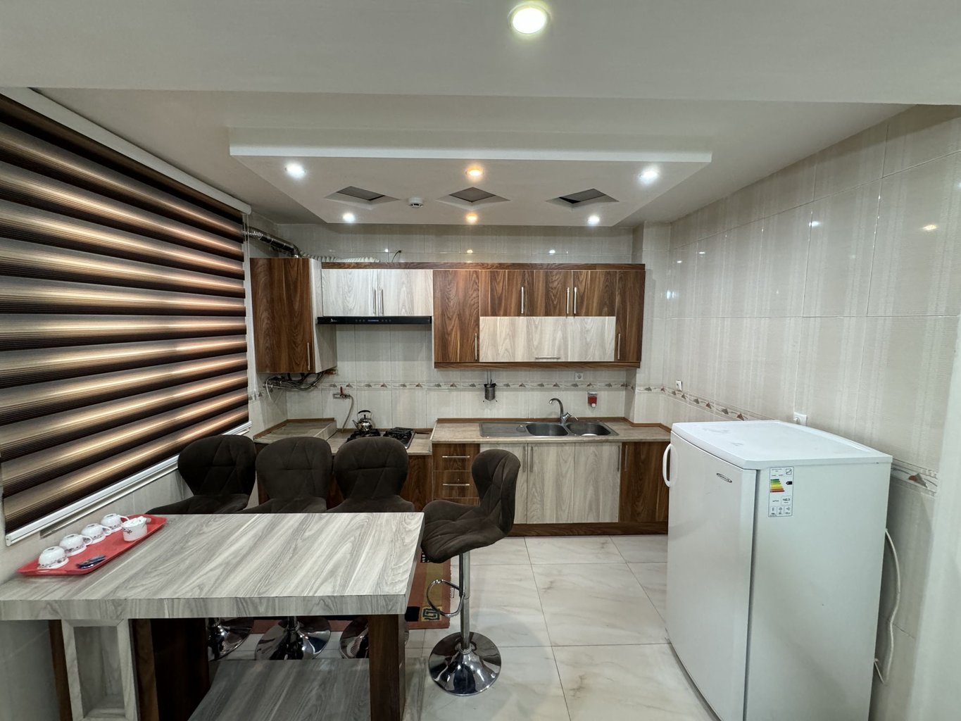 آپارتمان نادر - واحد ۲۰۲ - اشپزخانه