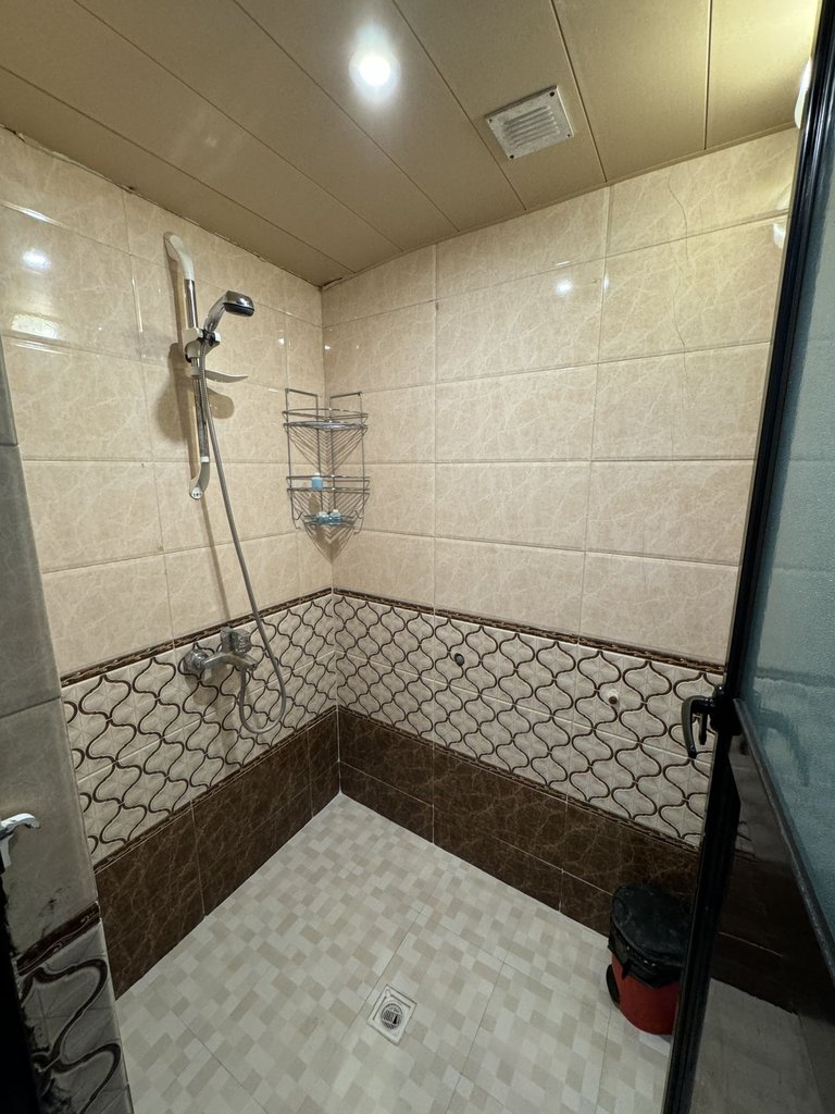 آپارتمان نادر - واحد ۲۰۲