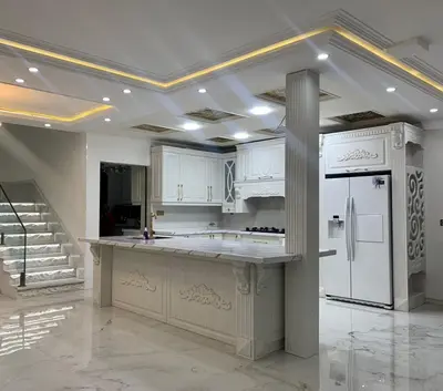 ویلا چهارخوابه تریپلکس استخردار آبگرم سفيد