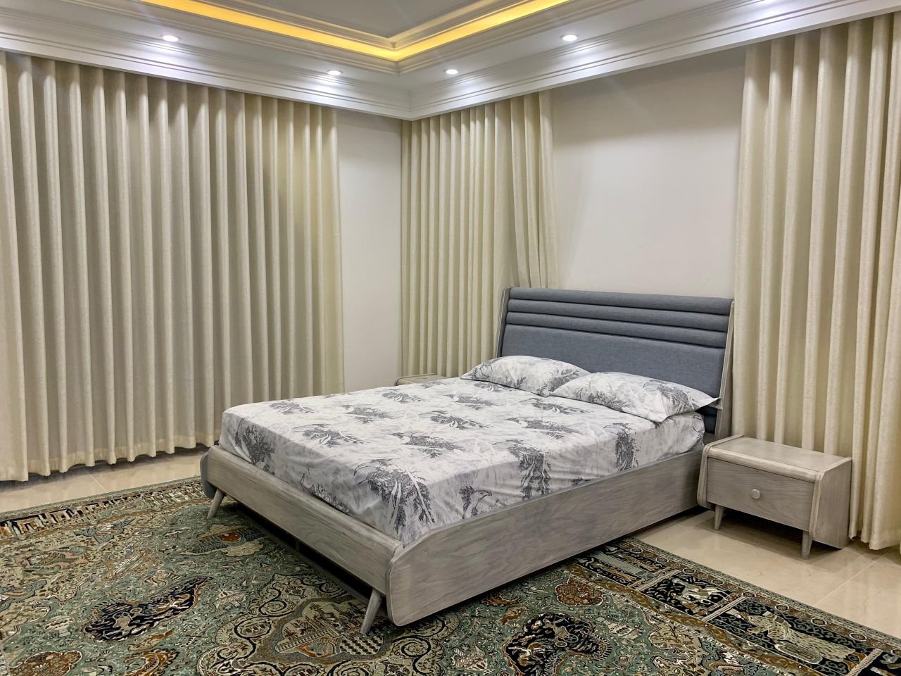 چهارخوابه تریپلکس استخردار آبگرم سفيد