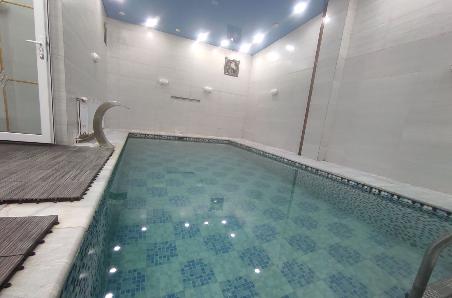 دوخوابه تریپلکس استخردار آرالیا