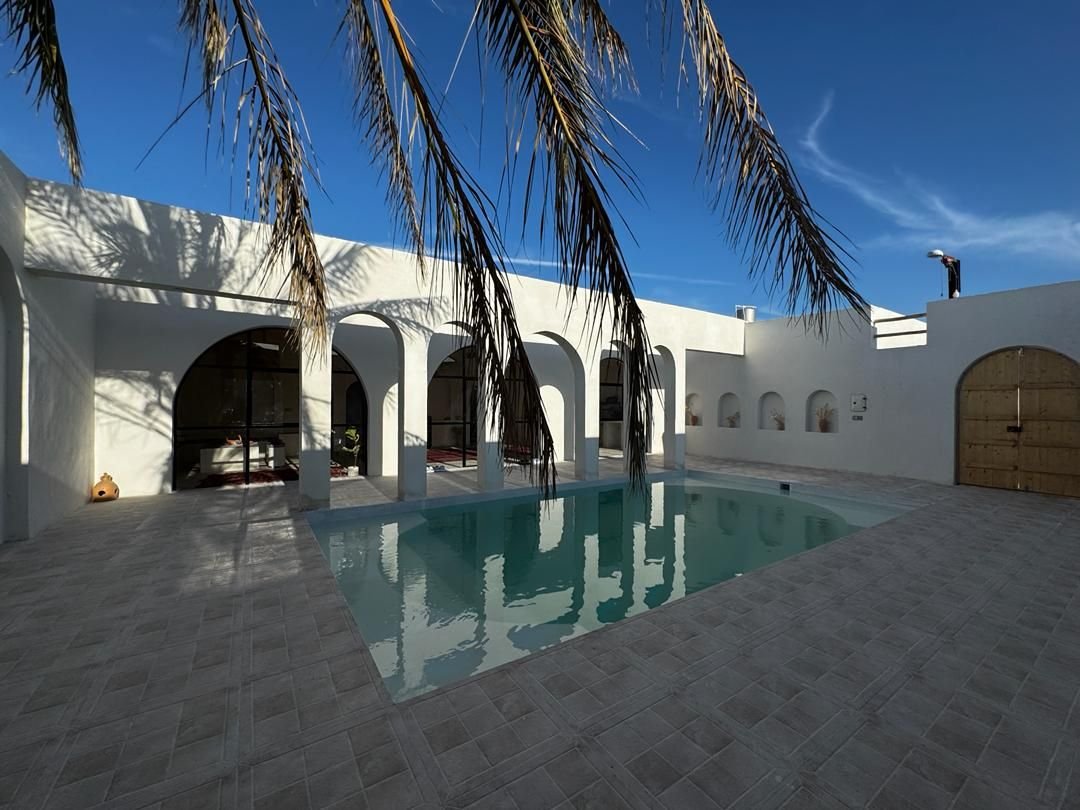 ویلا سه خواب مستر استخردار لیچی