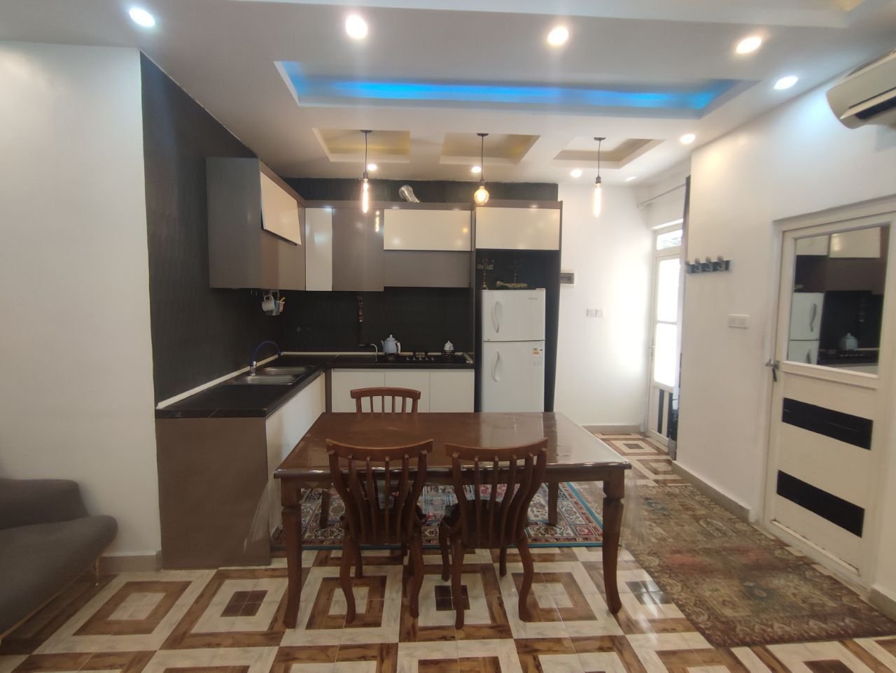سوئیت دوخوابه ساحلی میکائیل