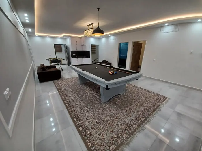 ویلا هشت خوابه استخردار آبگرم نفیس 1