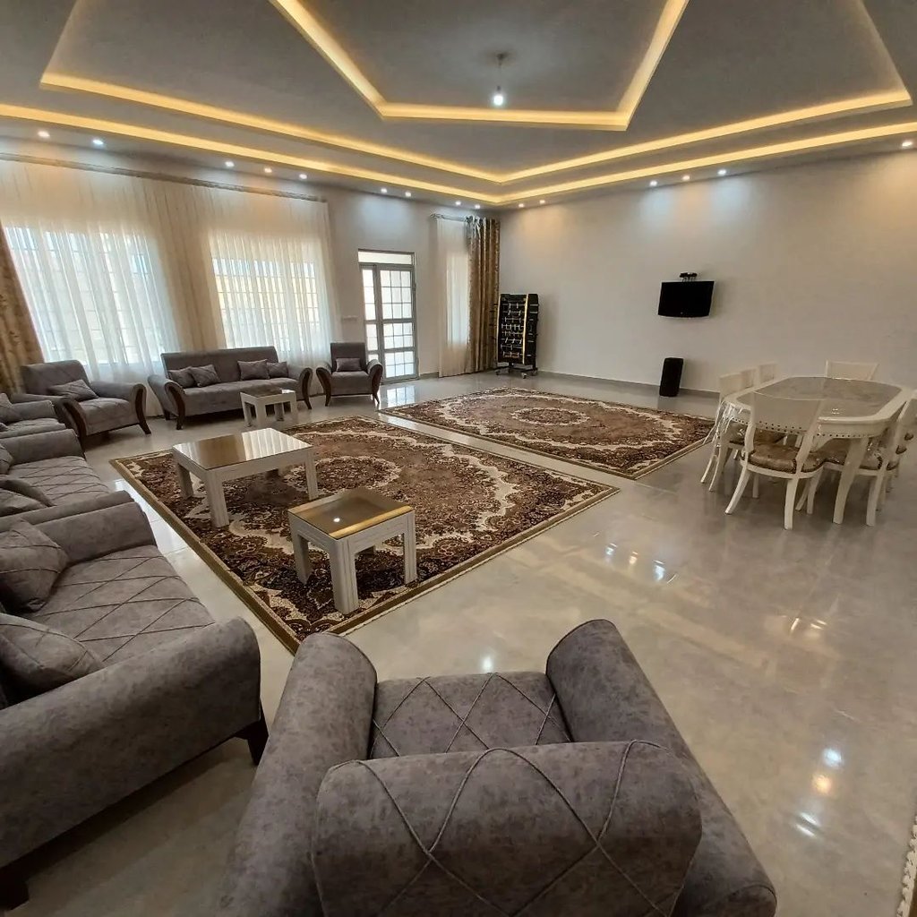 سه خوابه استخردار آبگرم نفیس ۸