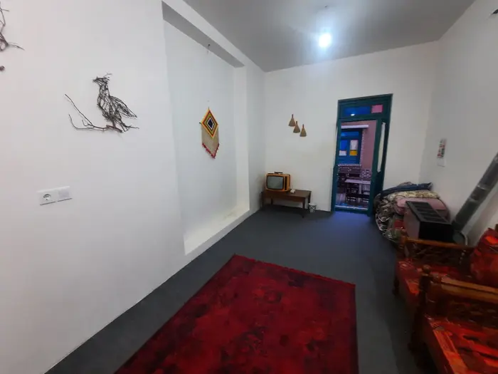 بوم گردی کاشانه بسطام - واحد بلند مازو