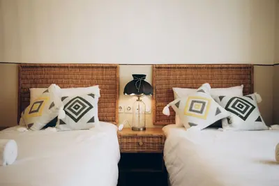 اقامتگاه سنتی گودو - واحد ارژنگ نوفل لوشاتو